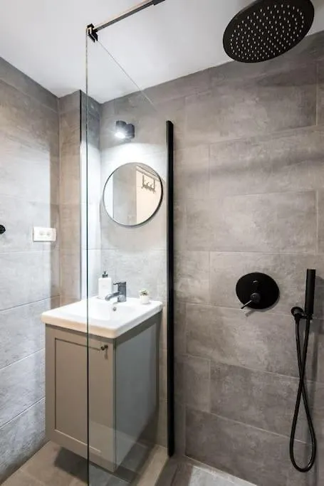 Charming Studio - City Center Bucharest Apartment